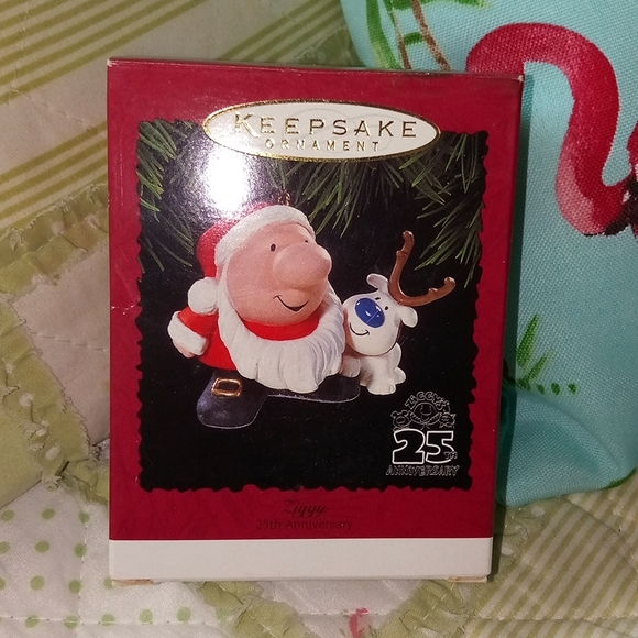 Other - Vintage Ziggy 1996 Hallmark Ornament